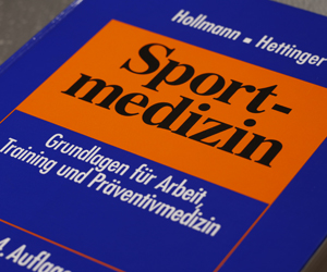 Foto: Lehrbuch der Sportmedizin, Köln
